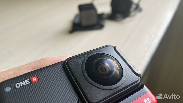 Insta360 One R