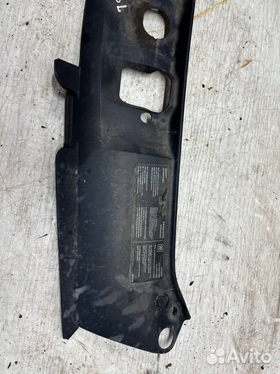 Накладка замка капота Renault Symbol 1 симбол