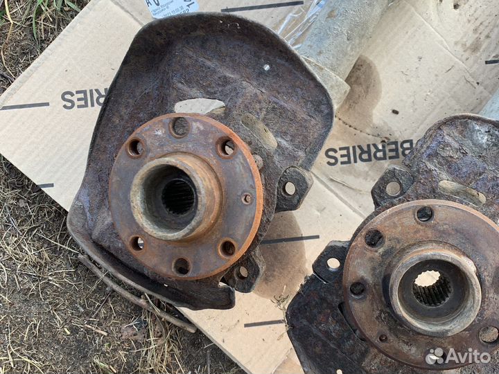 Передние стойка левая на daewoo nexia 1