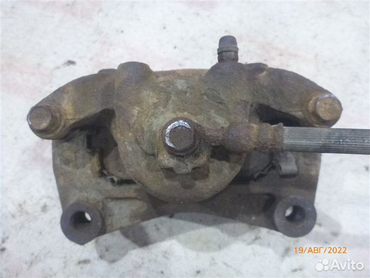 Суппорт передний правый Nissan Teana J31 VQ23DE