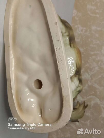 Фарфоровая статуэтка 