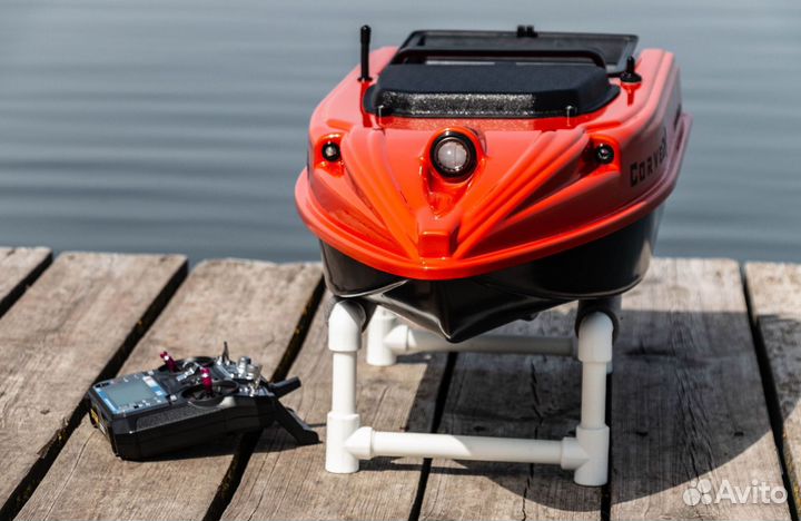 Кораблик для рыбалки и завоза прикормки с GPS