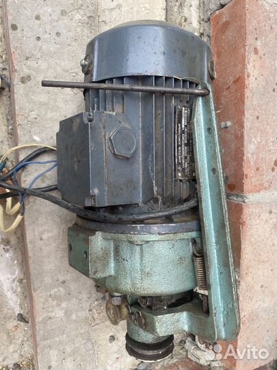 Двигатель от швейной машинки