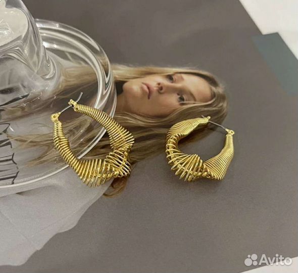 Серьги кольца модные обручи золотистые