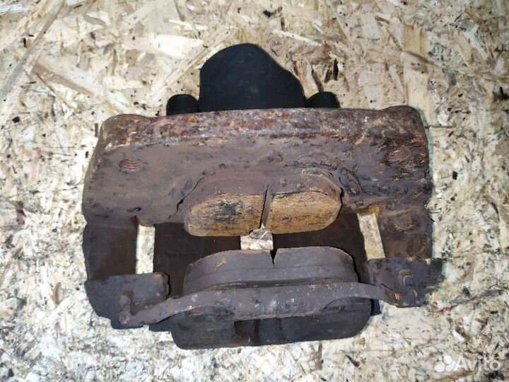 Суппорт тормозной передний левый Bmw X5 3.0I E53