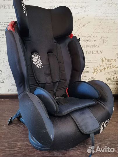 Автомобильное детское кресло