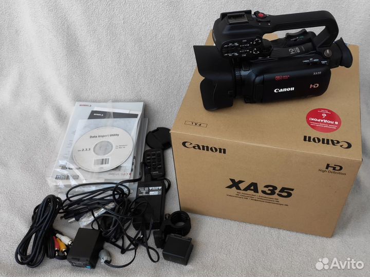 Видеокамера Canon XA35