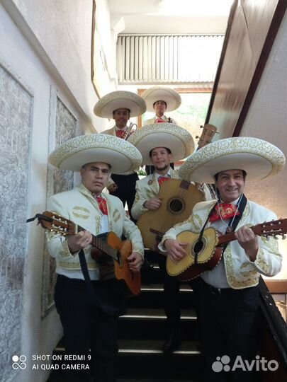 Мексиканское шоу и серенада на 8 марта