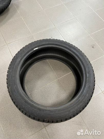 Nokian Tyres Hakkapeliitta 8 235/45 R19 99T