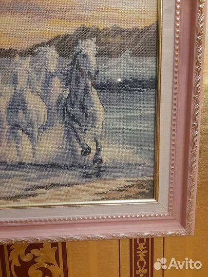 Готовая вышивка крестом. Картина