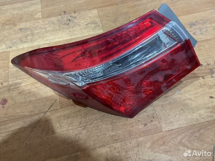 Фонарь левый тойота корола