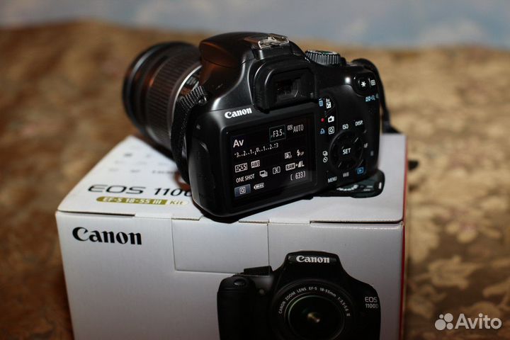 Canon EOS 1100D Kit EF-S 18-55mm f/3.5-5.6 IS III