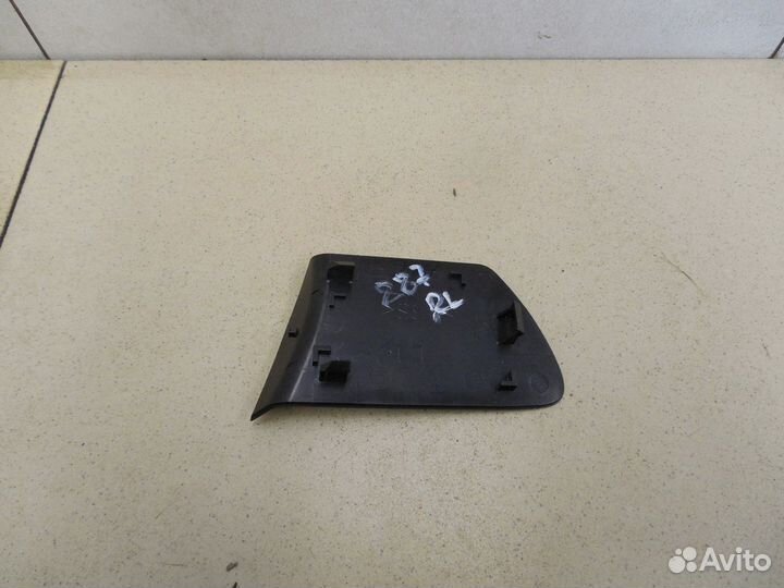 Накладка (кузов внутри) Hi Lux 2015