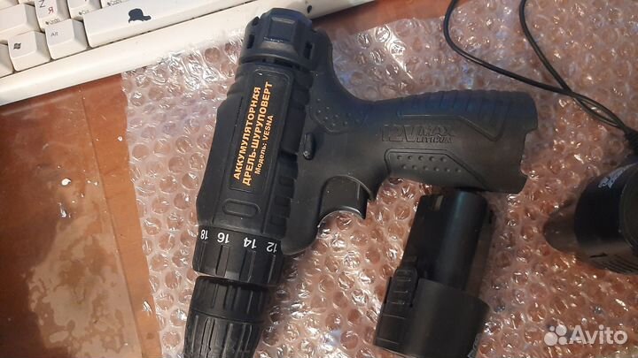 Аккумуляторный шуроповерт (На запчасти)