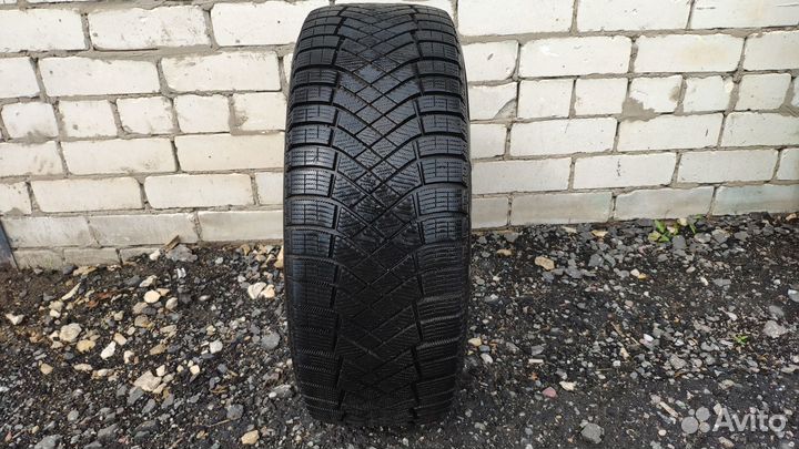 Pirelli Ice Zero FR 215/55 R17 98H