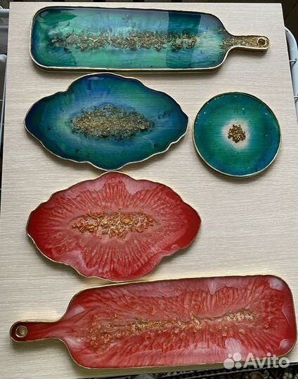 Сервировочные блюда, доски, тарелки