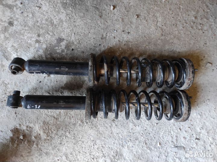 Задние стойки в сборе бмв е38