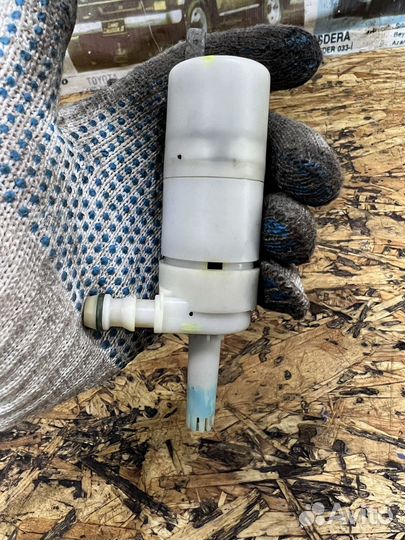 Насос омывателя Мазерати Кватропорте 5 V