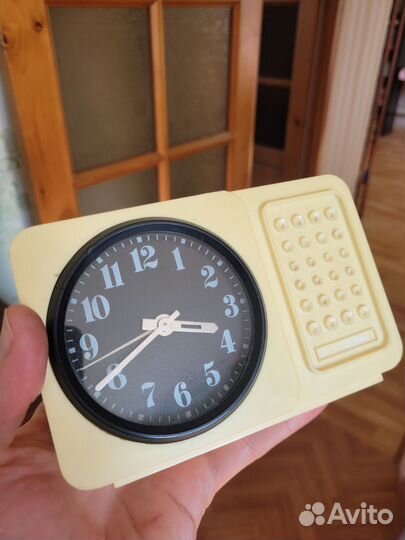 Часы с полифоническим будильником СССР