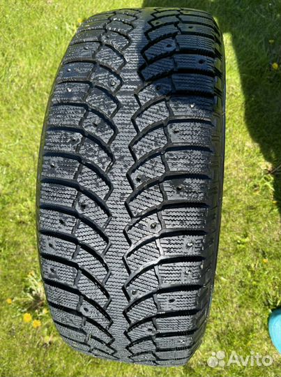 Bridgestone Blizzak Spike-01 235/60 R17