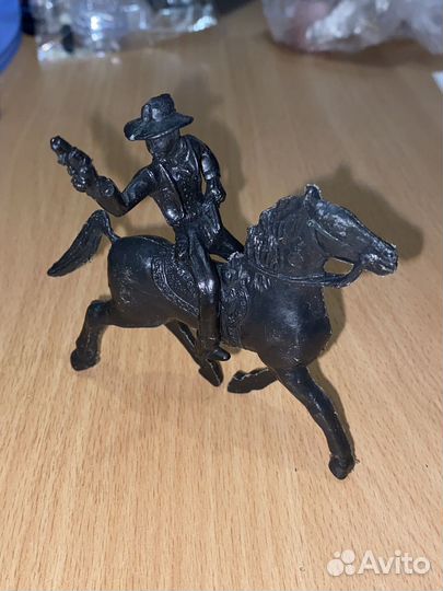 Фигурки ковбои на родео