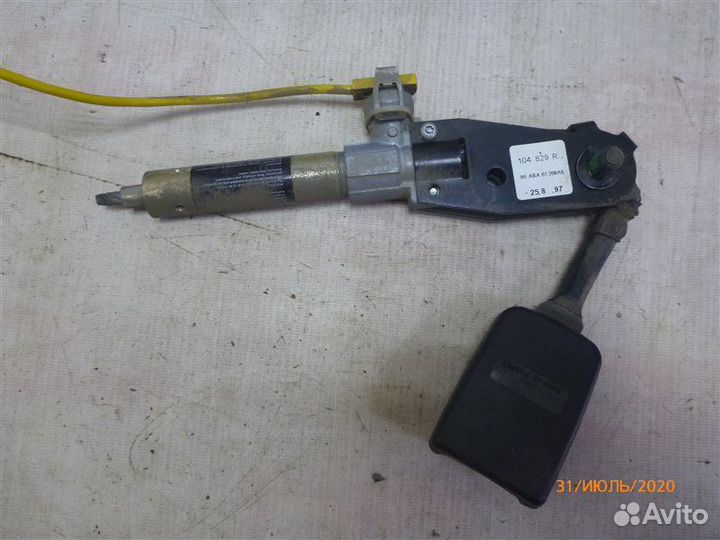 Замок ремня безопасности передний правый Ford