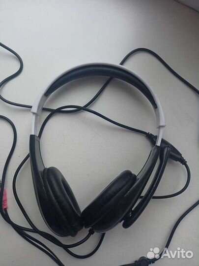 Наушники с микрофоном
