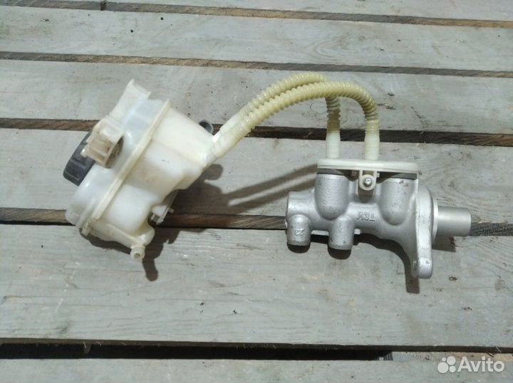 Главный тормозной цилиндр Opel Meriva 1.6 2007