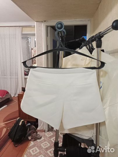 Шорты белые