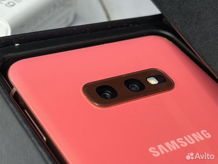 Samsung Galaxy S10e, 8/128 ГБ