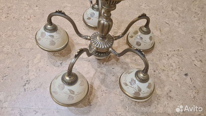 Комплект люстра и бра