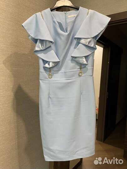 Платье голубго цвета нарядное летнее