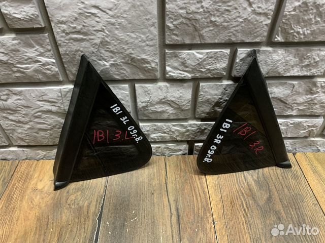 Seat Ibiza Стекло кузовное глухое левое и правое