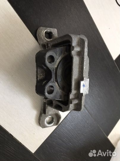 Продаю гидро опору двигателя