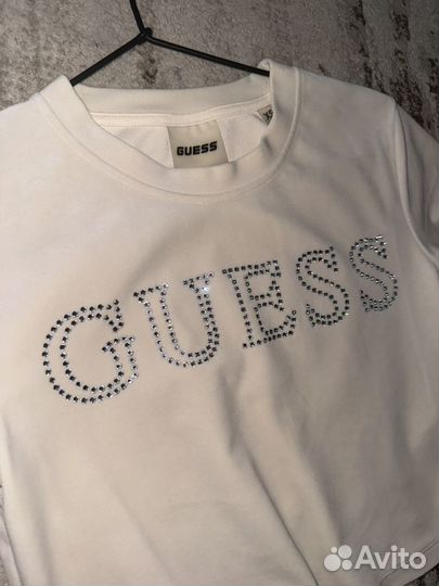 Кроп топ guess