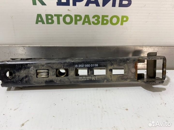 Механизм регулировки ремня безопасности Mercedes