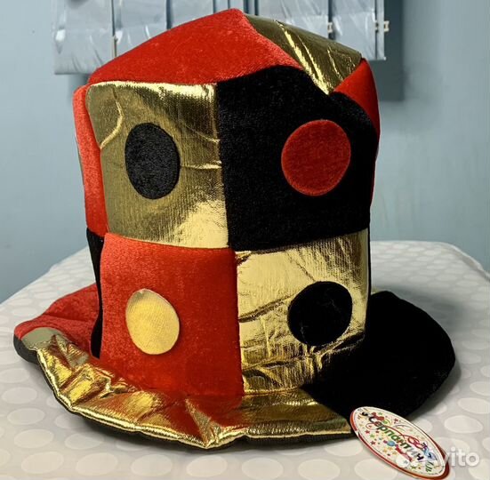 Карнавальные аксессуары и маски