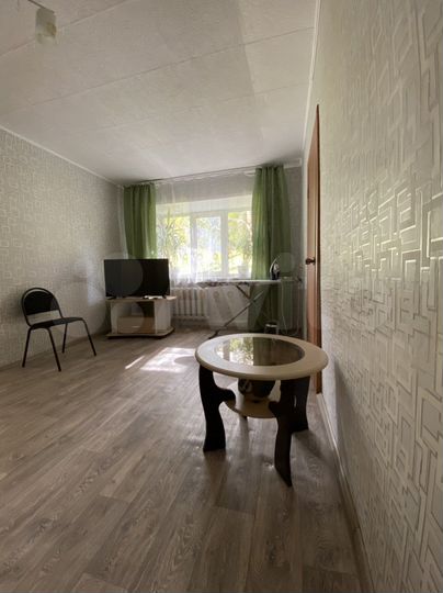 2-к. квартира, 42 м², 1/4 эт.