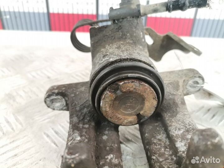 Суппорт задний левый для Audi A6 C5 8E0615423