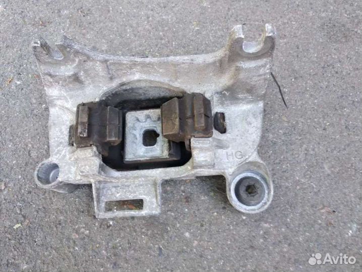 Кронштейн кпп Renault Megane 3 8200112200