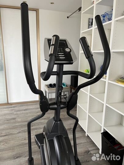 Эллиптический тренажер Spirit XE 330