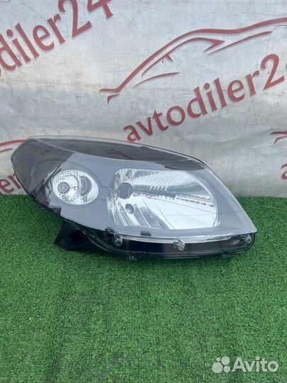 Фара передняя правая Renault Sandero BS1Y K4M