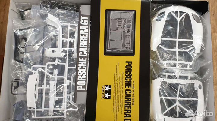 Tamiya 1:12 Porsche Carrera GT сборная модель