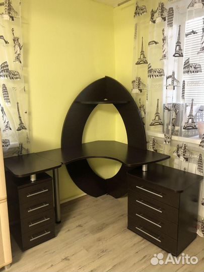 Стол компьютерный угловой