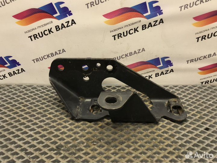 Кронштейн переднего бампера правый Man TGL