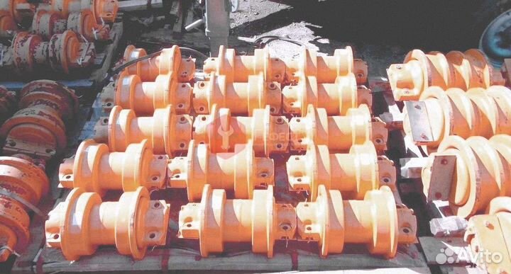 Каток поддерживающий Doosan DX480LCA 200105-00028