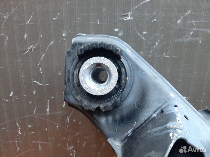 Балка поперечная задняя Mercedes-Benz C-Class W204