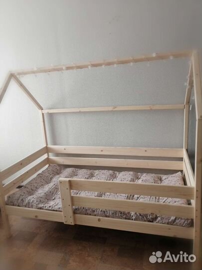 Детская кровать домик