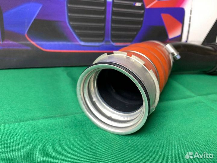 Патрубок интеркулера BMW 13717583716