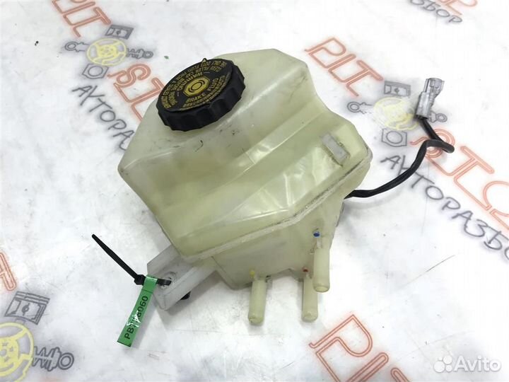 Бачок гтц Toyota prius ZVW30 2009-2011 3 Поколение